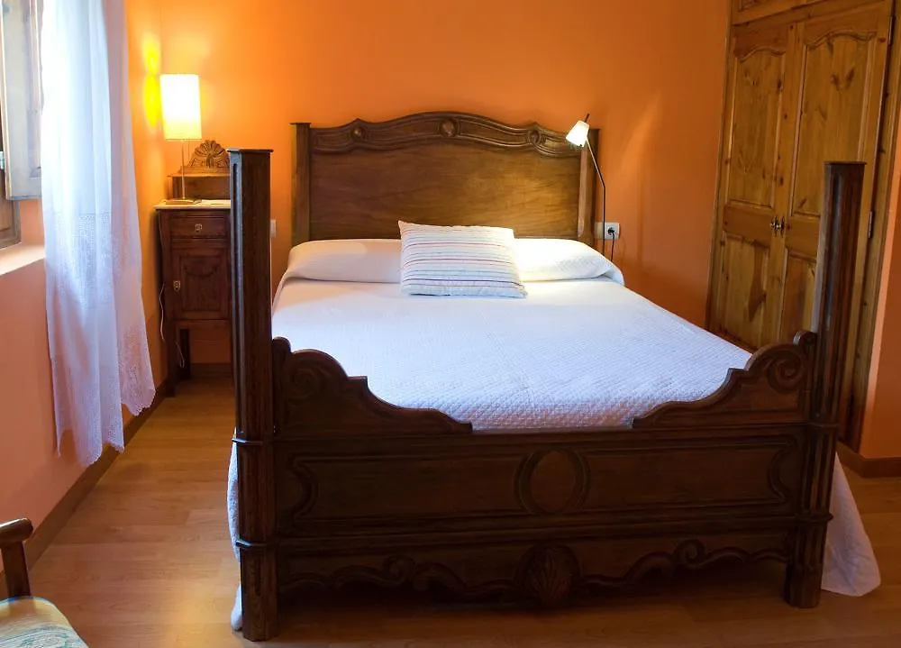 Country house Cal Pastor Guest House La Pobla de Cervoles